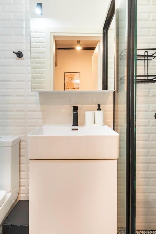 Cute Tiny Apartment In The Heart Of Flisvos Atene Esterno foto