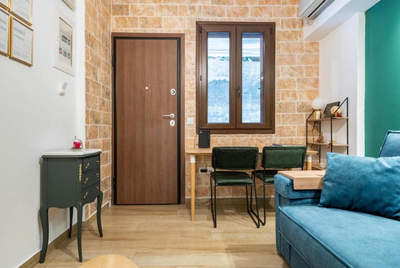 Cute Tiny Apartment In The Heart Of Flisvos Atene Esterno foto