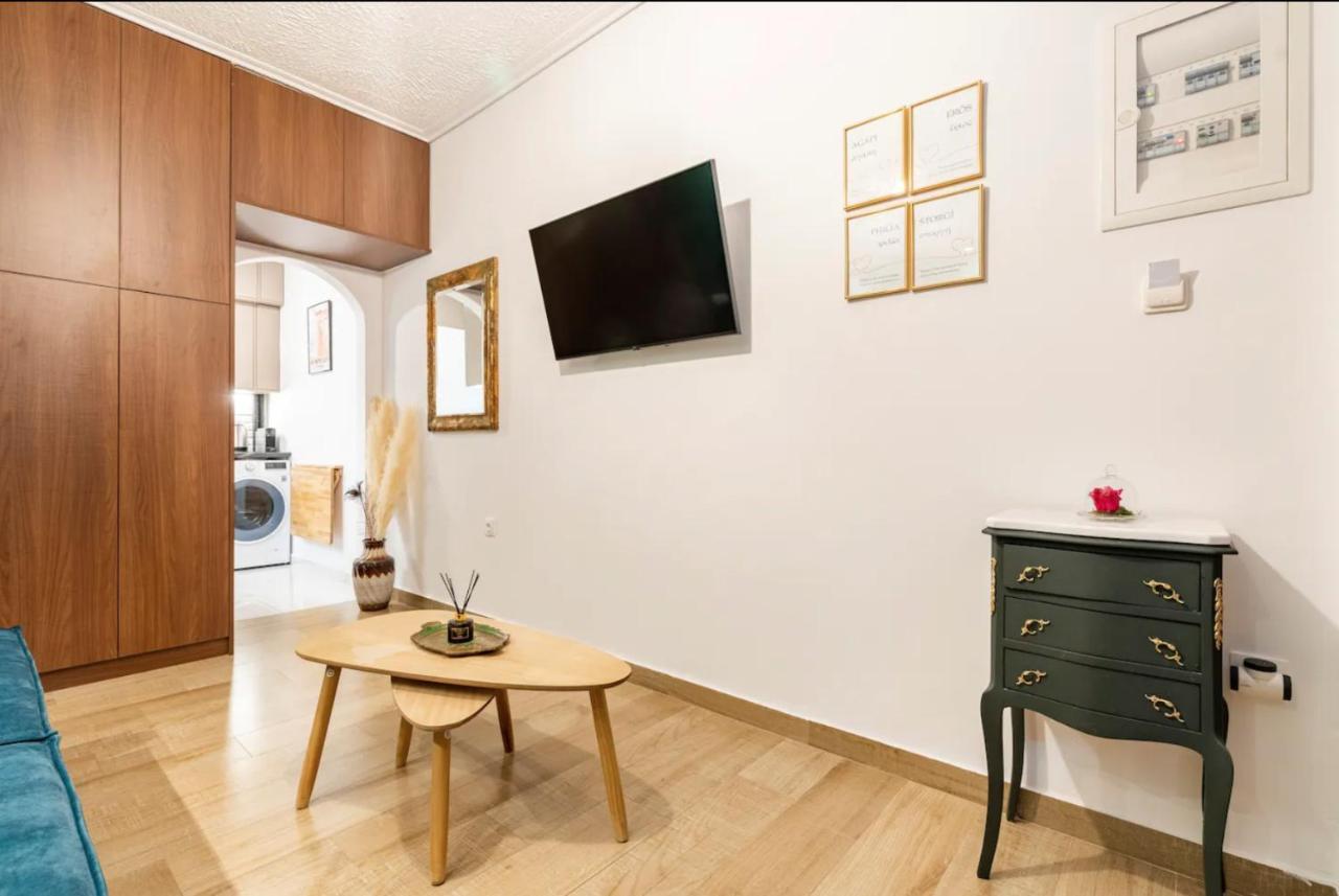 Cute Tiny Apartment In The Heart Of Flisvos Atene Esterno foto
