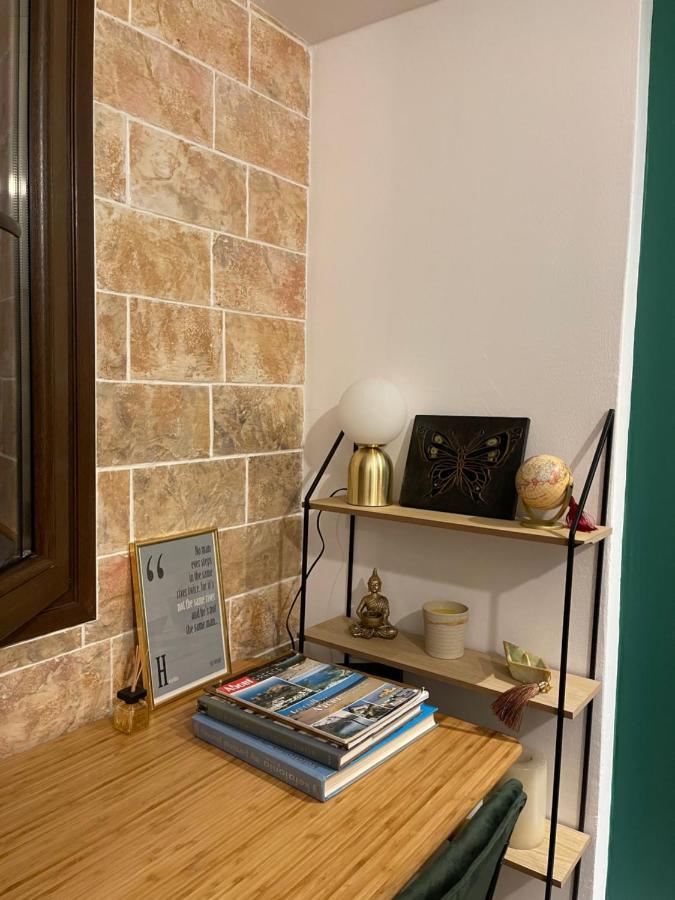 Cute Tiny Apartment In The Heart Of Flisvos Atene Esterno foto